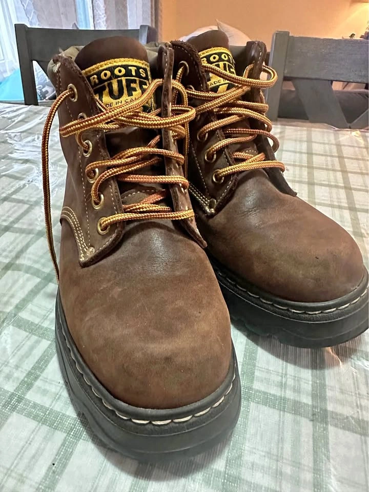 Roots Tuff Leather Boots Size 6 Women Unisex
