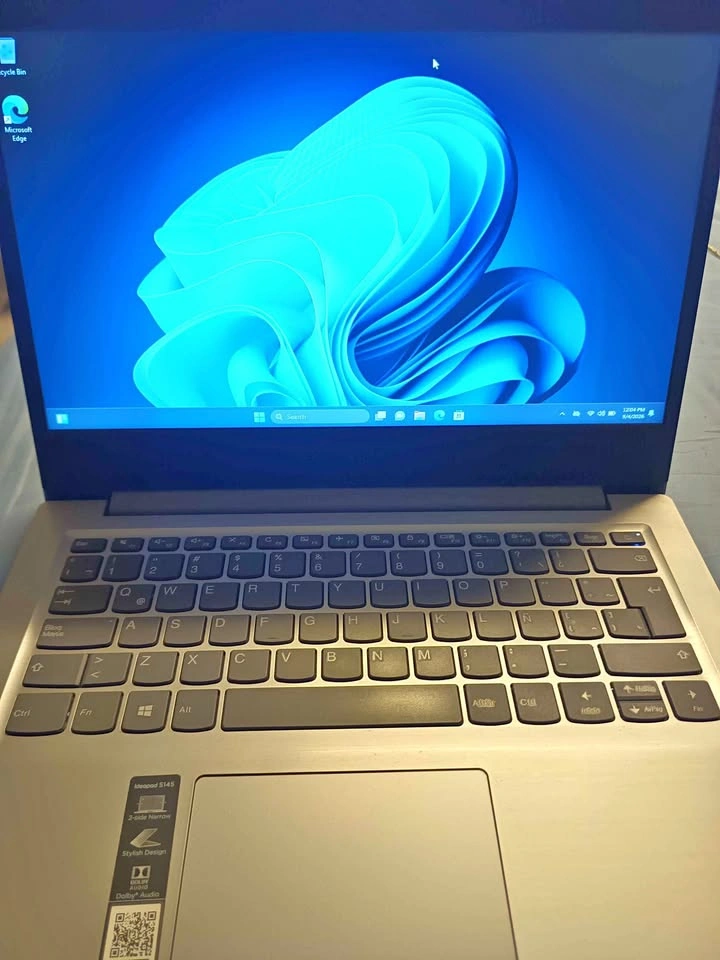 Lenovo IdeaPad S145 AMD A9-9425 8GB RAM 256GB SSD Win 11