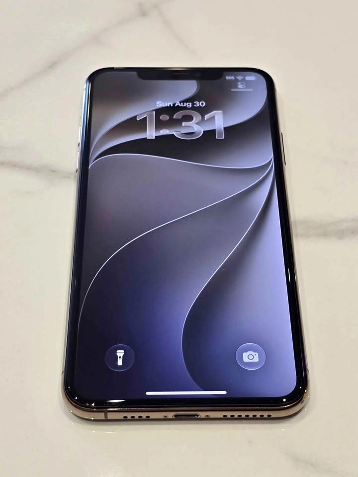 iPhone 11 Pro Max | 64GB - Gold | Unlocked | Excellent Condition