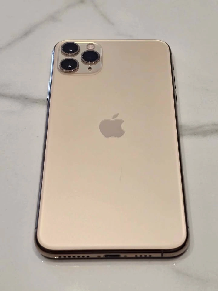 iPhone 11 Pro Max | 64GB - Gold | Unlocked | Excellent Condition - photo 2