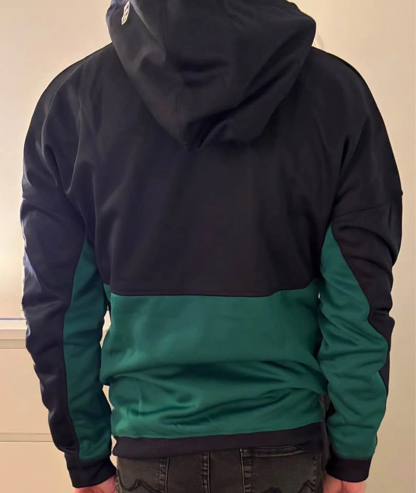 Rarity!!! Brand new TAG ON Medium New Era Canucks Hoodie - photo 3
