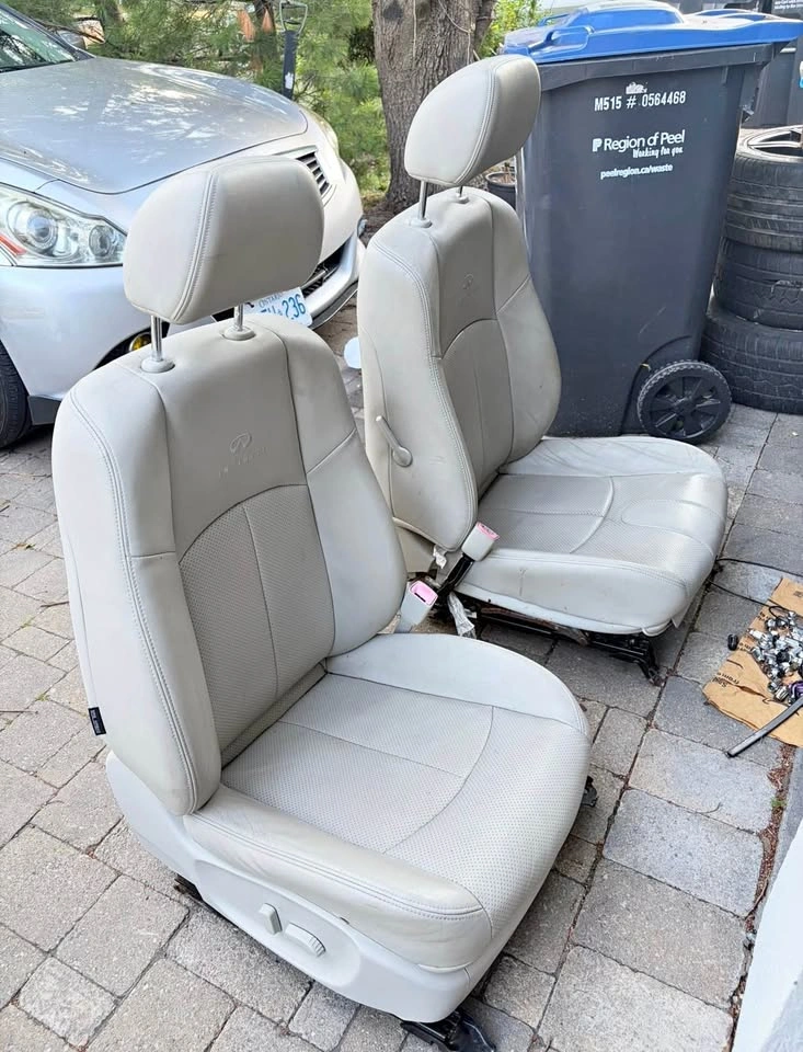 G37x front seats