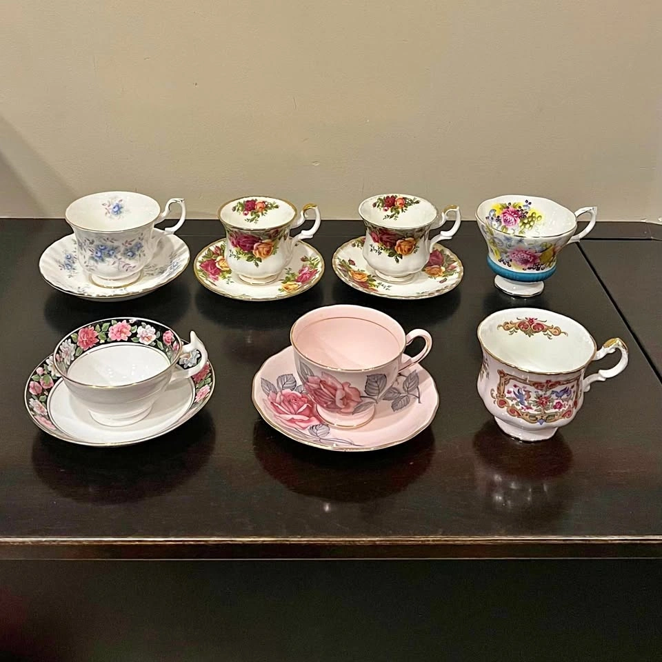 England Tea Cup & Saucer Royal Albert, Colclough, Paragon