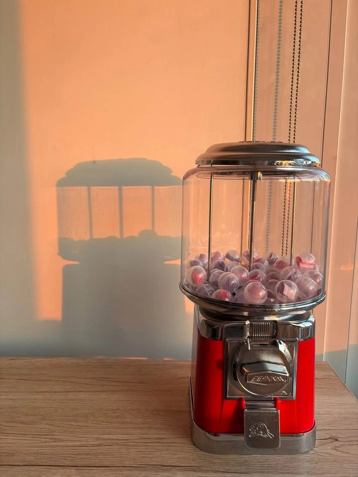 Gumball Machine Rental - photo 3