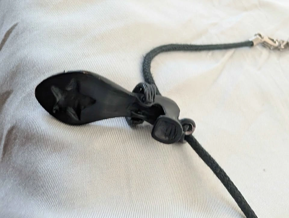Black Cord Sandal Pendant Necklace with Rhinestones - photo 5