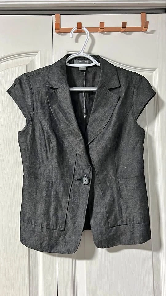 Ann Taylor Grey Short Sleeve Blazer