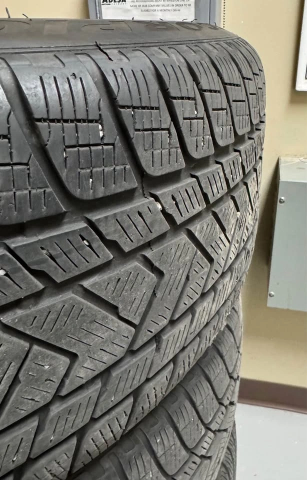 Pirelli Winter Tires on Rims | 275/45/R20 - photo 2