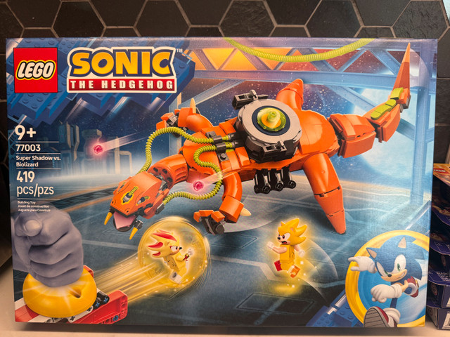 LEGO Sonic Super Shadow vs Biolizard