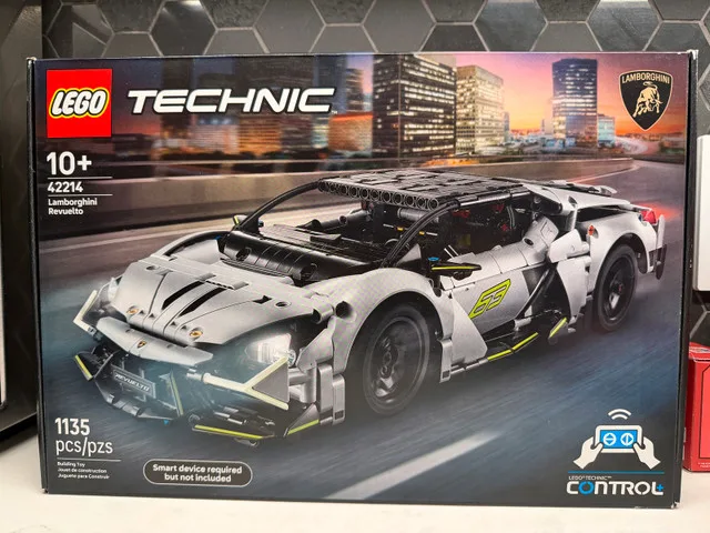 LEGO Technic Lamborghini Revuelto thumbnail