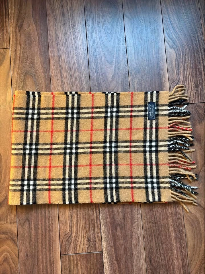 Burberry Lambwool scarf