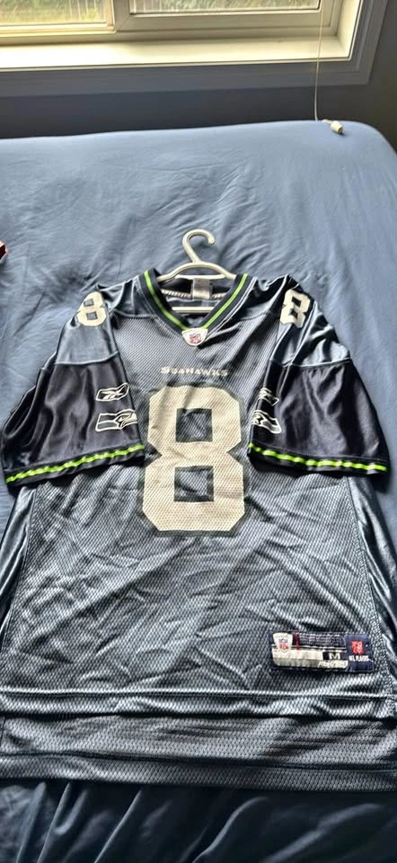 Reebok Seattle Seahawks Matt Hasselbeck #8 Jersey Size Medium