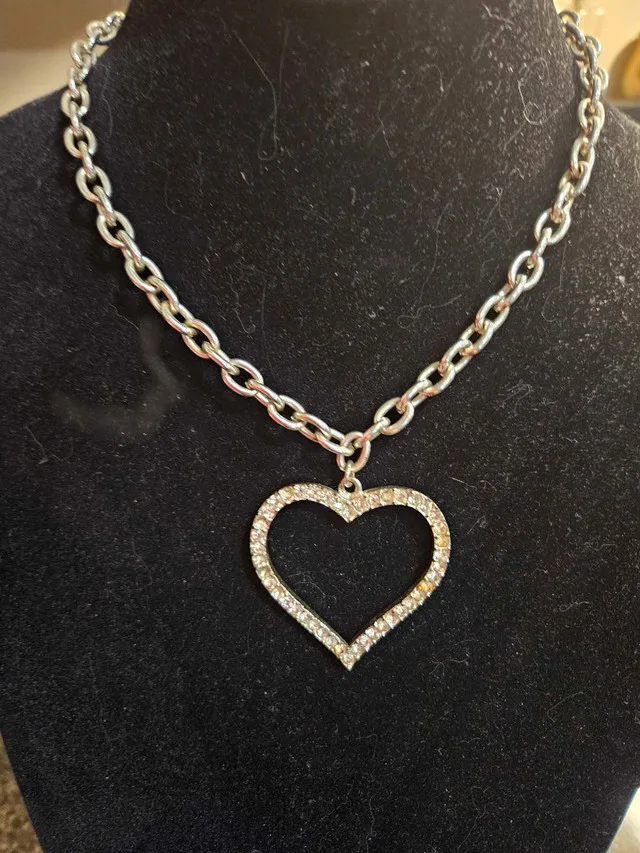 Heart Necklace thumbnail