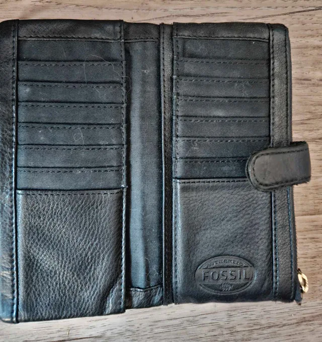 Fossil Wallet thumbnail