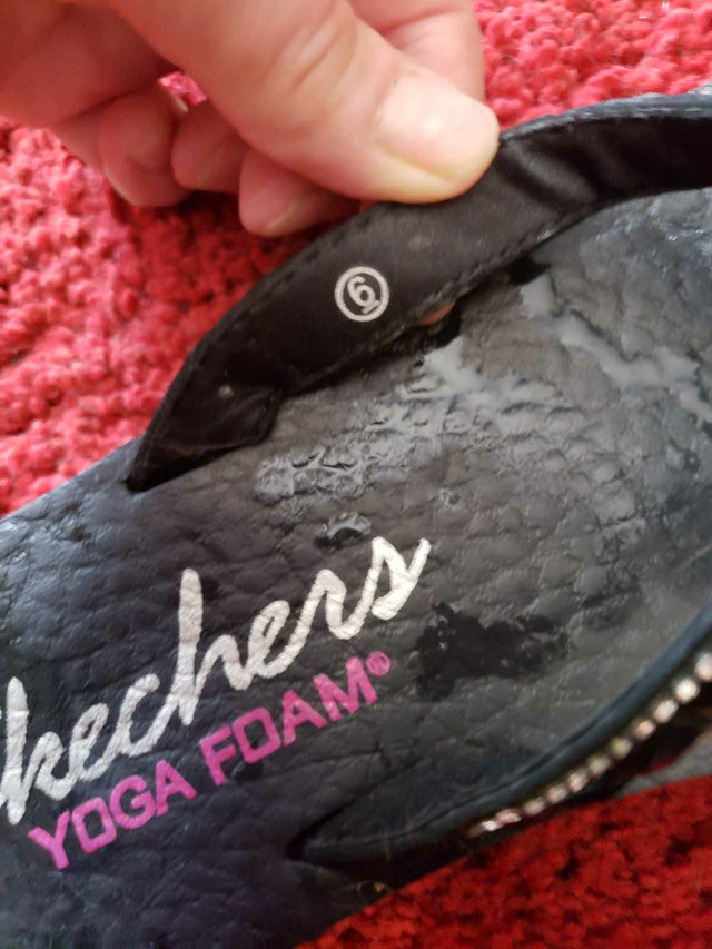 Skechers Yoga Foam Sandles - photo 2
