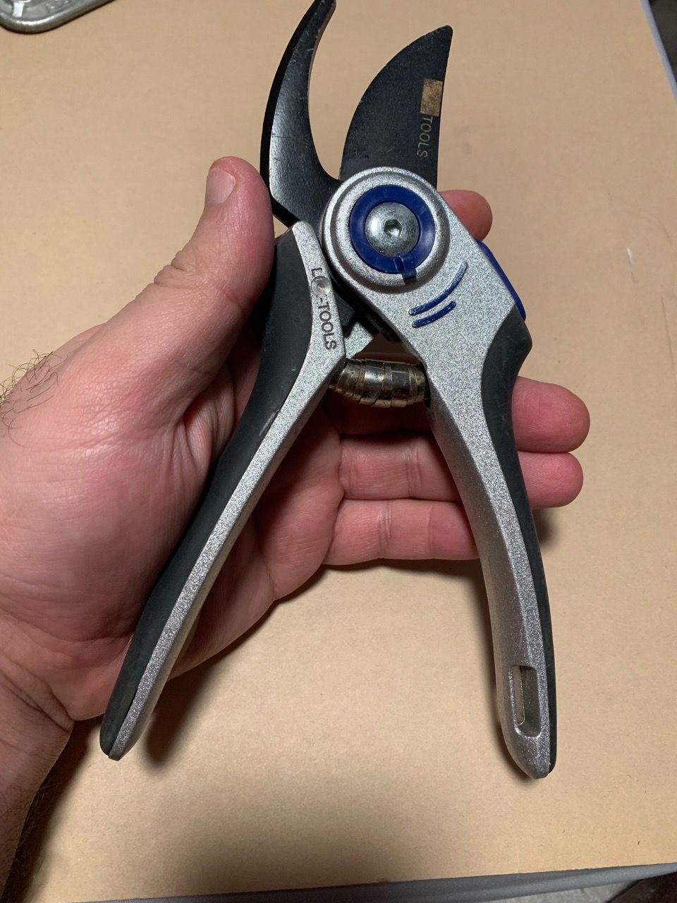 LUX-TOOLS Bypass Pruning Shears - photo 2