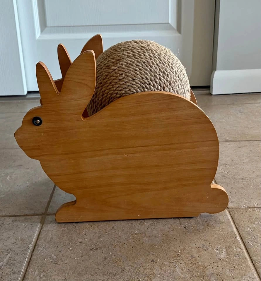 BRAND NEW CAT SCRATCHER!! Adorable Bunny!!