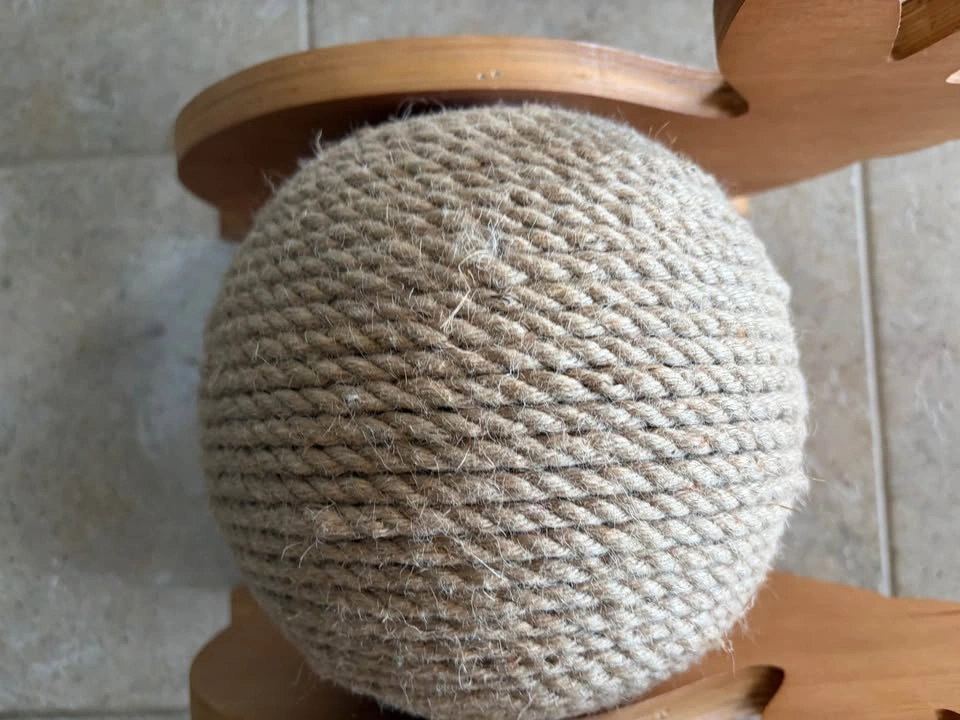 BRAND NEW CAT SCRATCHER!! Adorable Bunny!! - photo 5