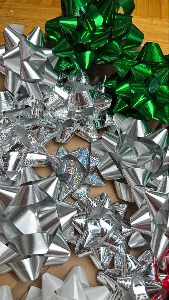 Assorted Christmas Gift Bows and Ribbon - photo 4