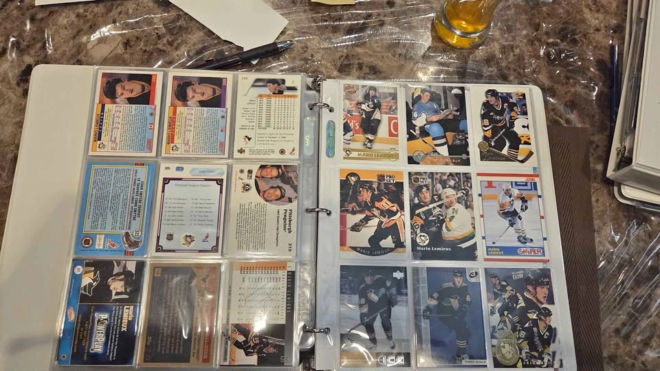 118 Mario Lemieux Hockey Trading Cards, near mint
