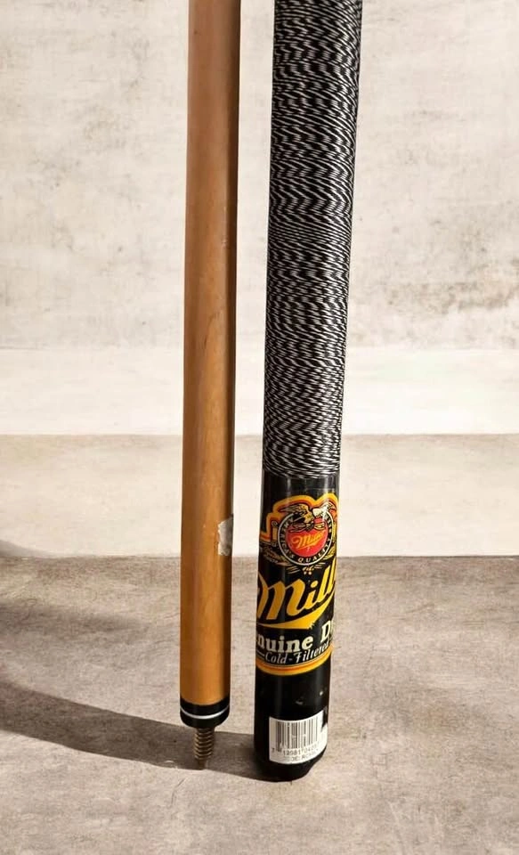 Miller Genuine Draft Pool Cue selling as is.. no tip.