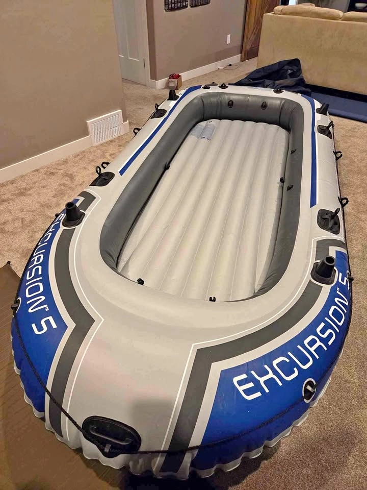 Excursion 5 Boat