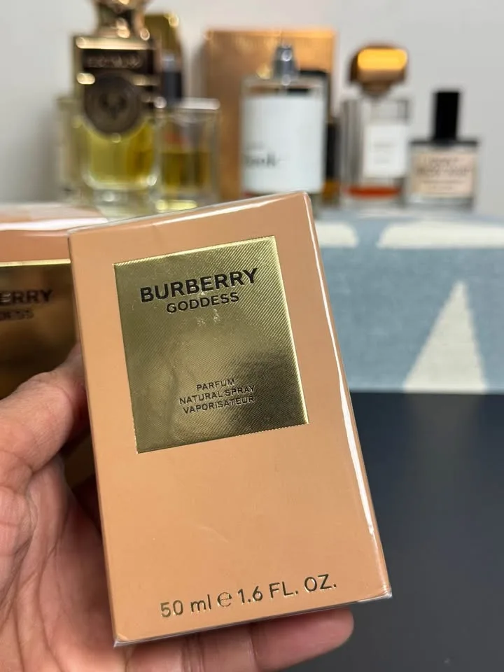 Burberry Goddess Parfum image indicator(3)