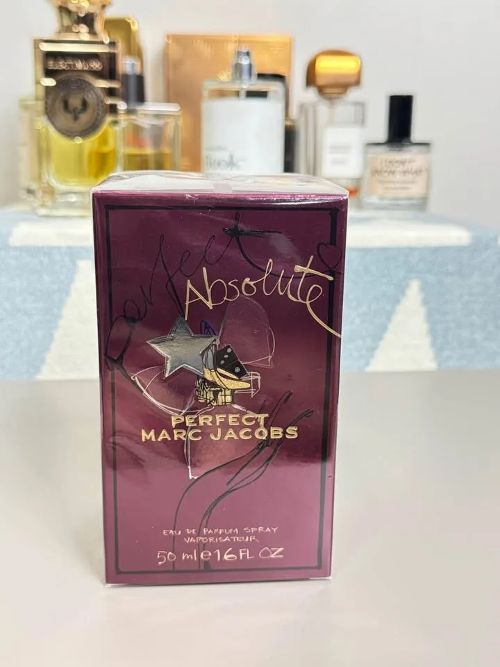 Marc Jacobs Perfect Perfumes - 50ml image indicator(2)