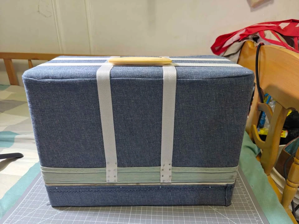 Royal DE LUXE straight stitch sewing machine - photo 3