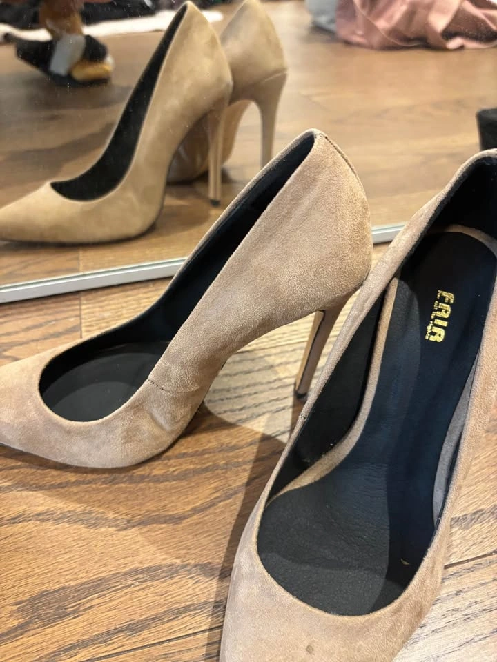 FAIR Tan Suede Pumps - photo 5