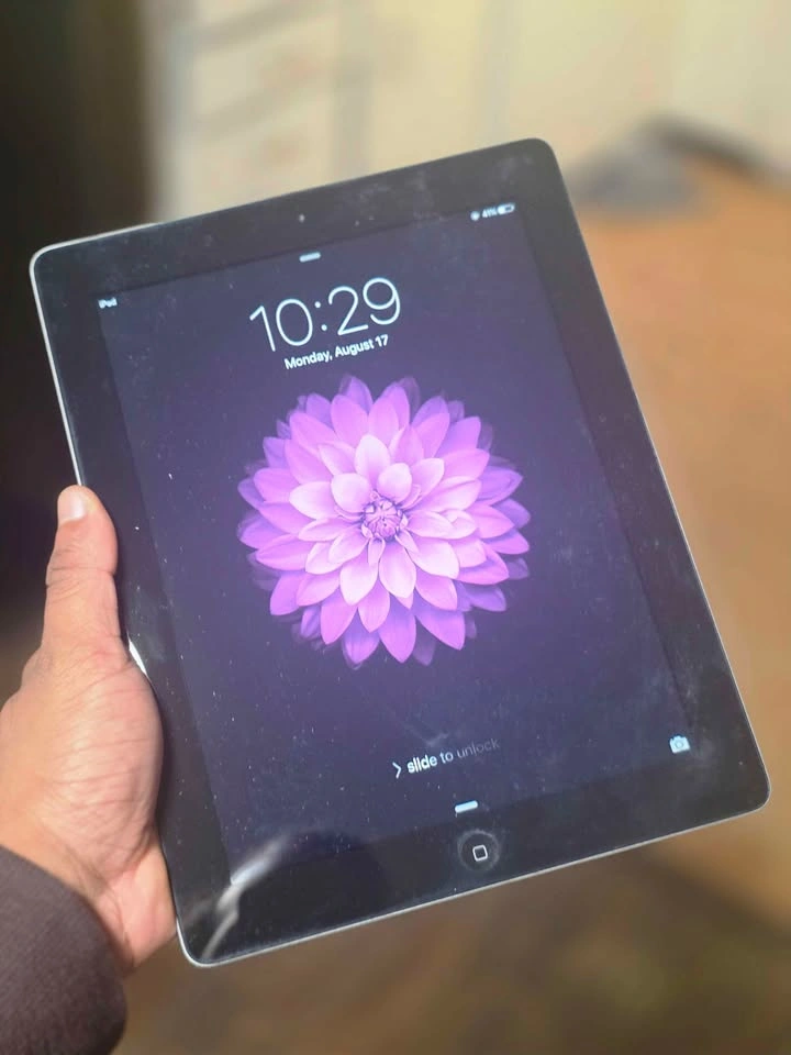Apple iPad 16GB - photo 2