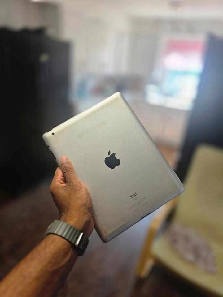 Apple iPad 16GB - photo 3