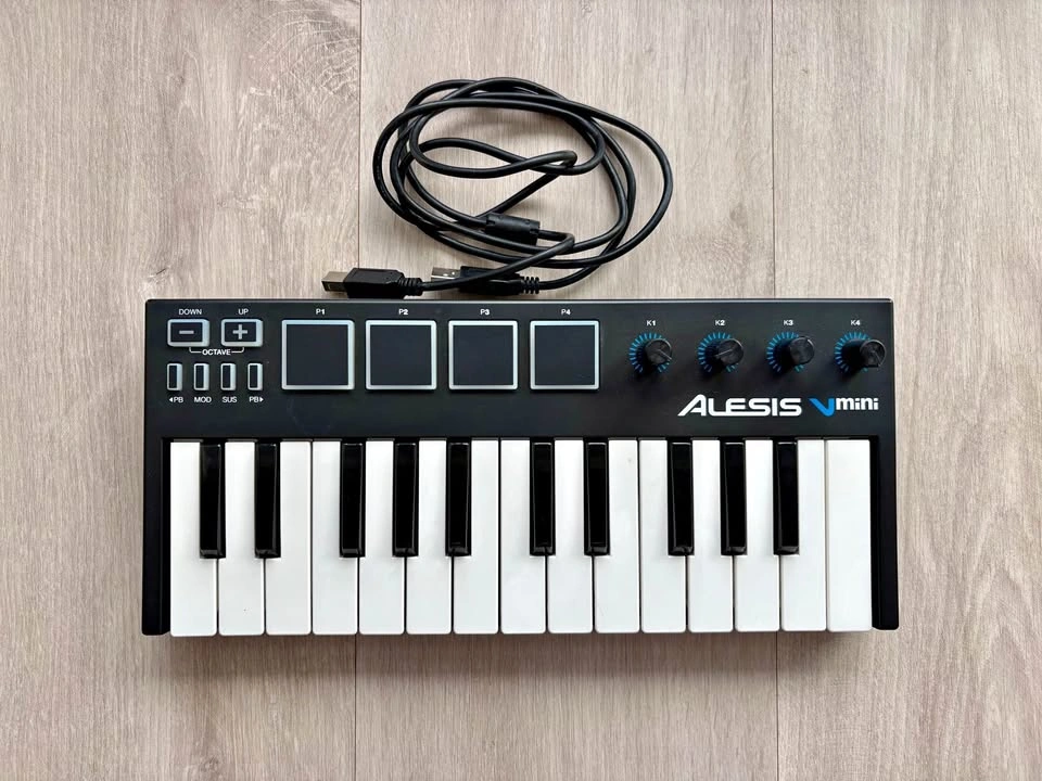 Alesis Vmini Portable 25-Key USB MIDI Controller