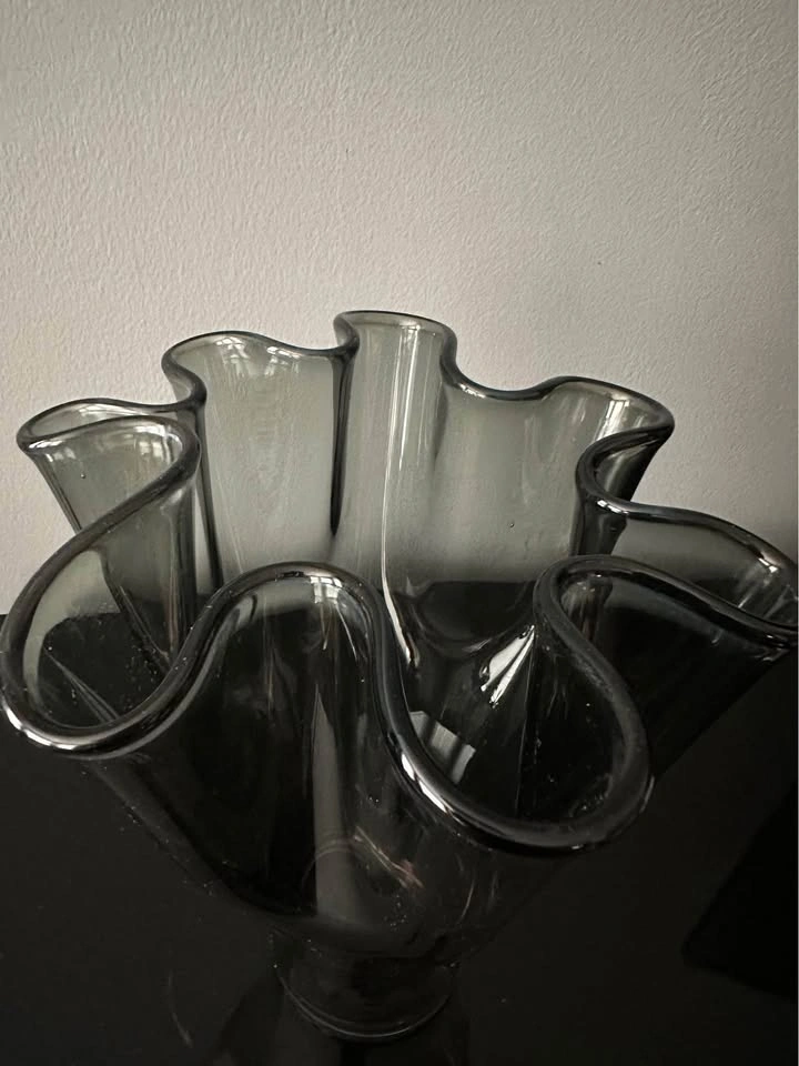 Late 20th Century Post Modern Charcoal Ruffle Vase - photo 3