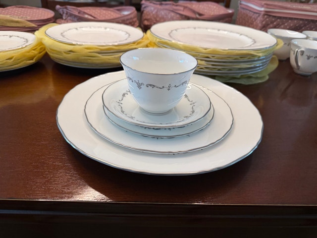 Royal Worcester Silver Chantilly Dinner Set - photo 3