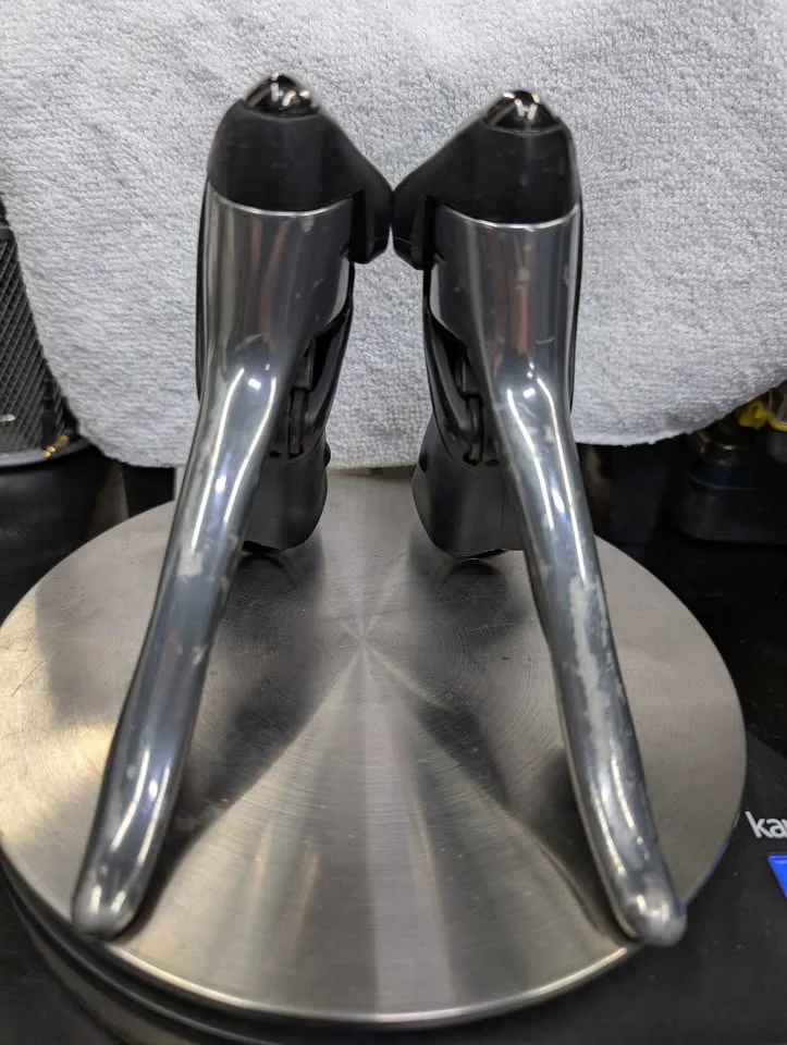 Shimano ST-5600/ST-5603 3X10 SHIFT/BRAKE LEVERS, NEW HOODS image indicator(2)