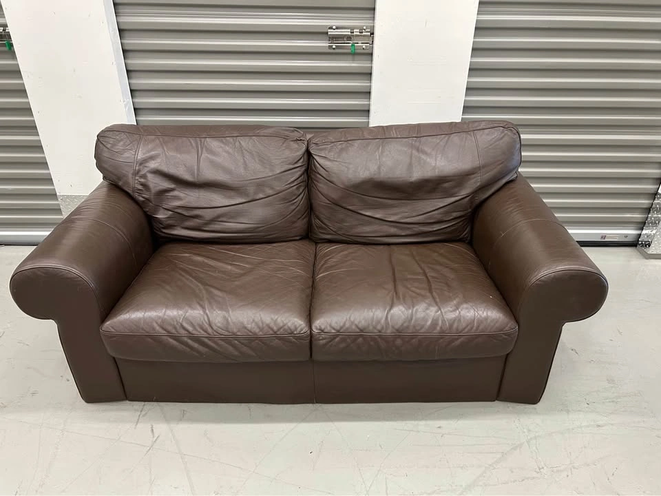 Nice leather love seat 🛋️ - photo 2