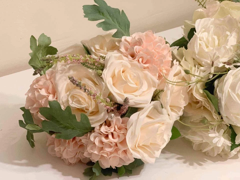 3 wedding bouquets (1 for bride, 2 for bridesmaids) - photo 5