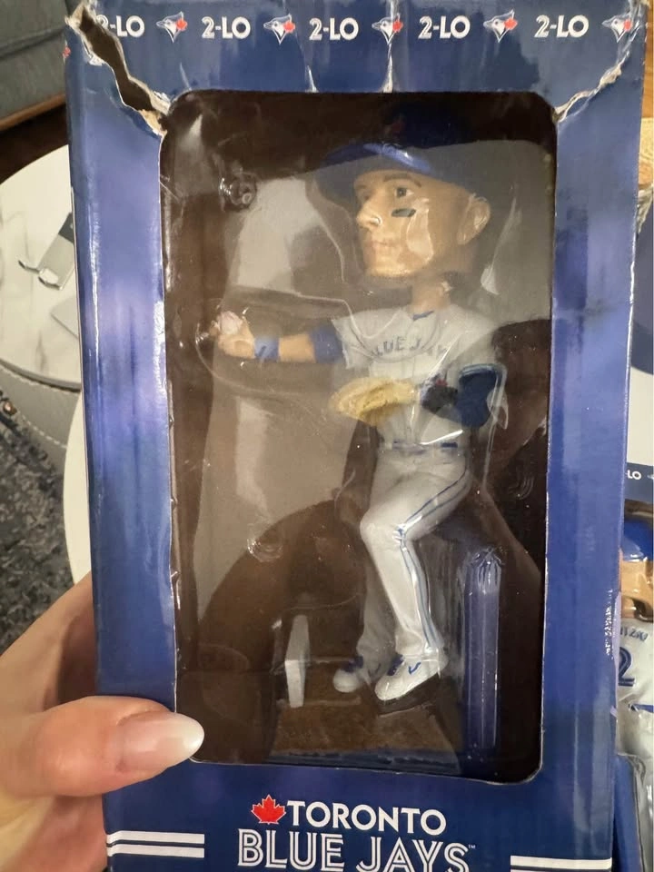 Toronto Blue Jays Bobblehead Figurine - photo 2