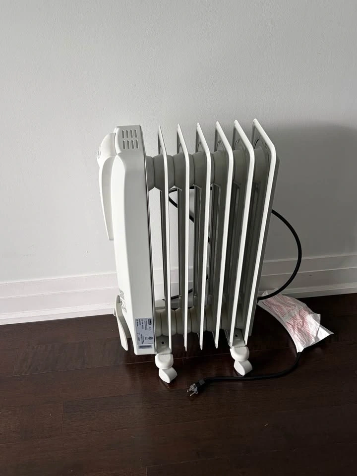 De'Longhi TRH0715CA Oil-Filled Radiator Heater - photo 4