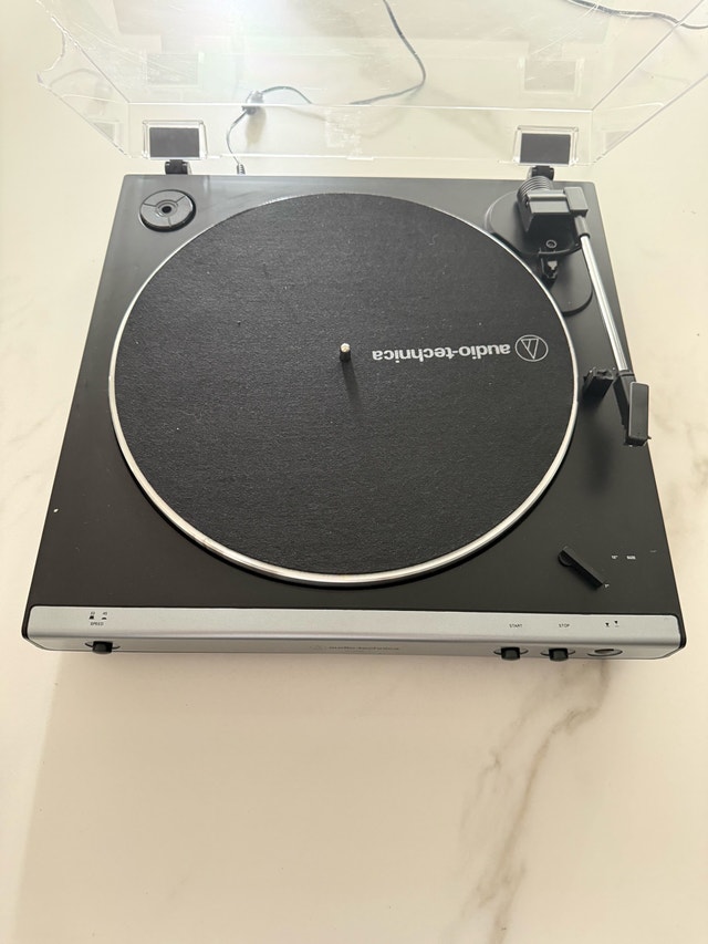 Audio-Technica AT-LP60X Turntable - photo 3