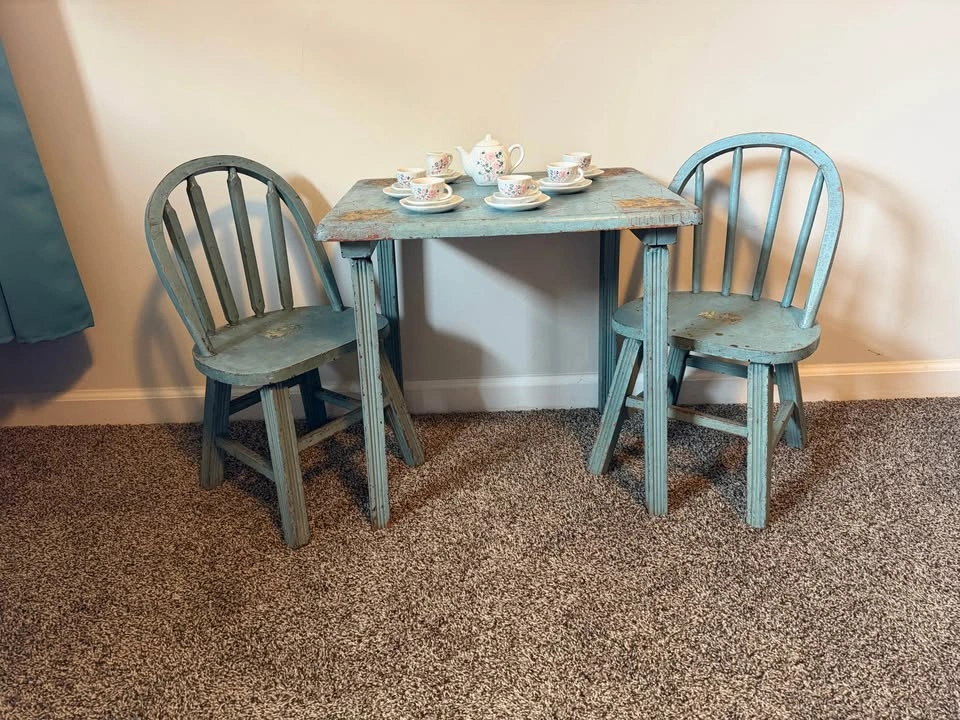 Antique Childrens Table and Chairs Set - photo 2