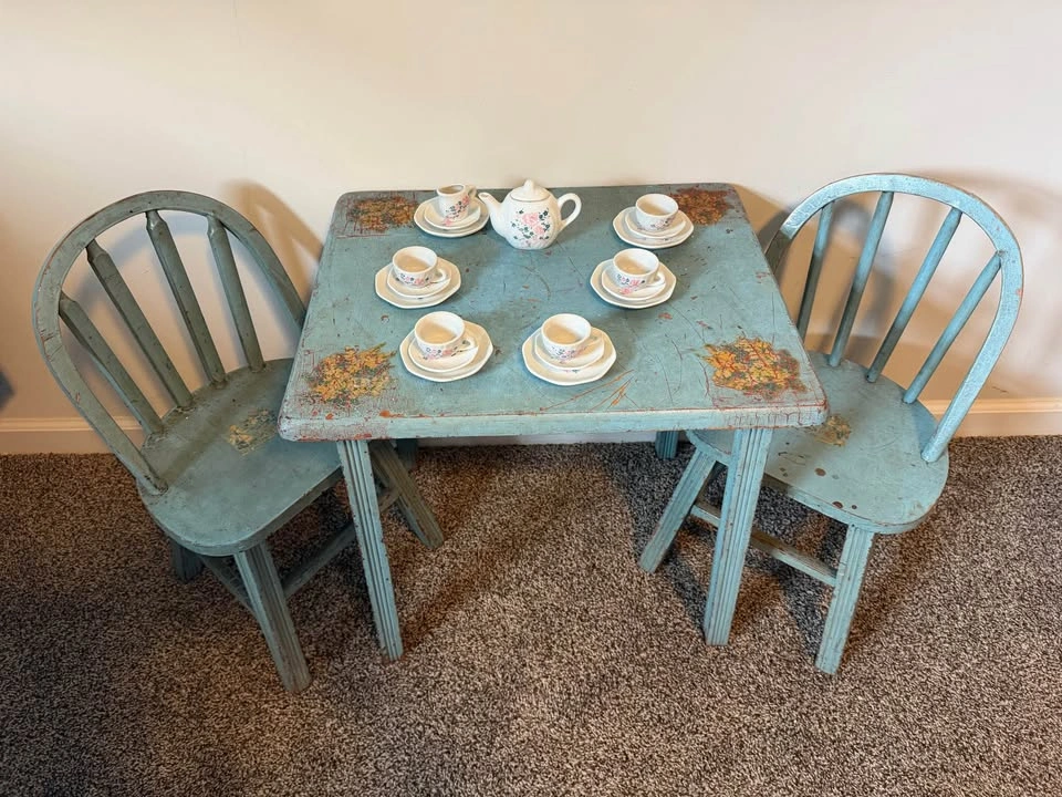 Antique Childrens Table and Chairs Set - photo 3