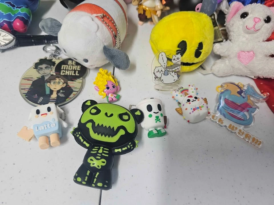 Trinket lot - photo 2