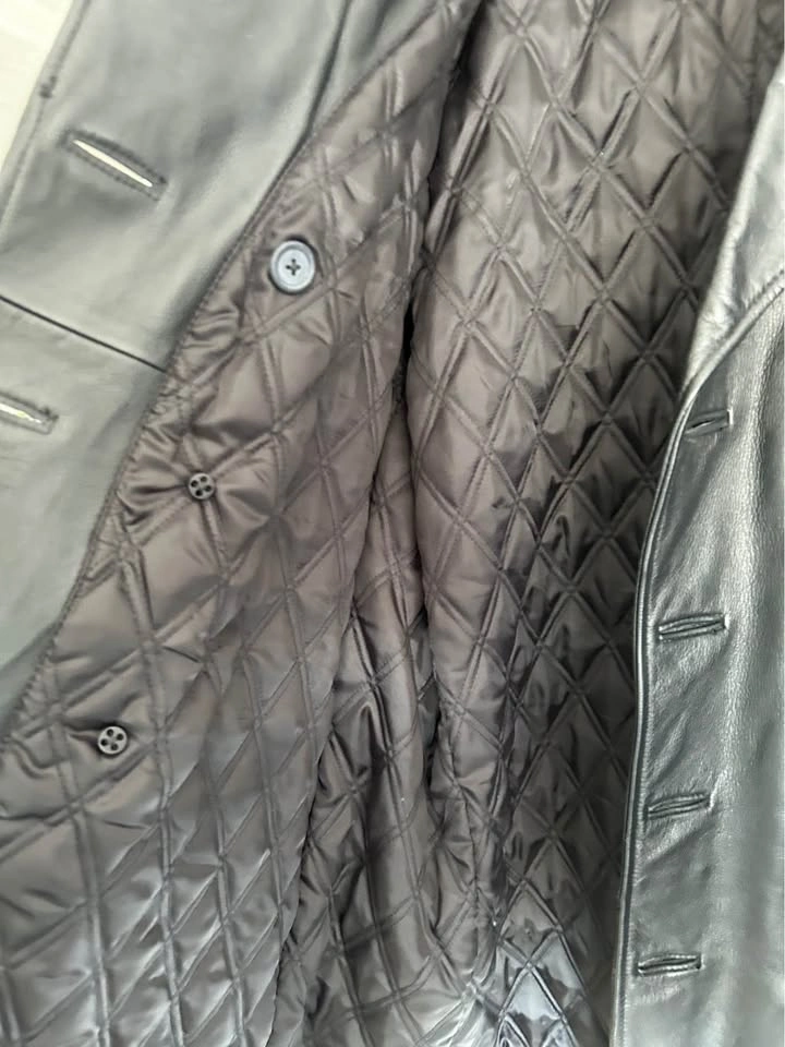 GAP Men’s Leather Jacket, L/G Like New - photo 4