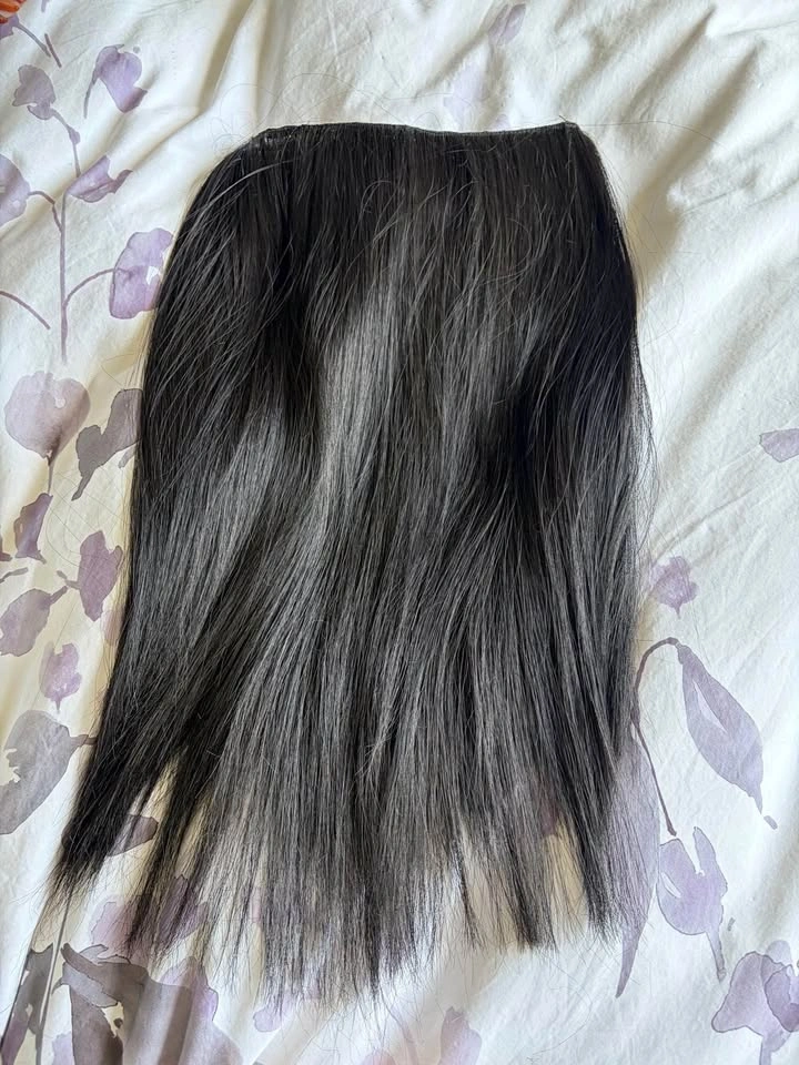18” That Hair Halo Extension, In New Condition, Synthetic, Dark