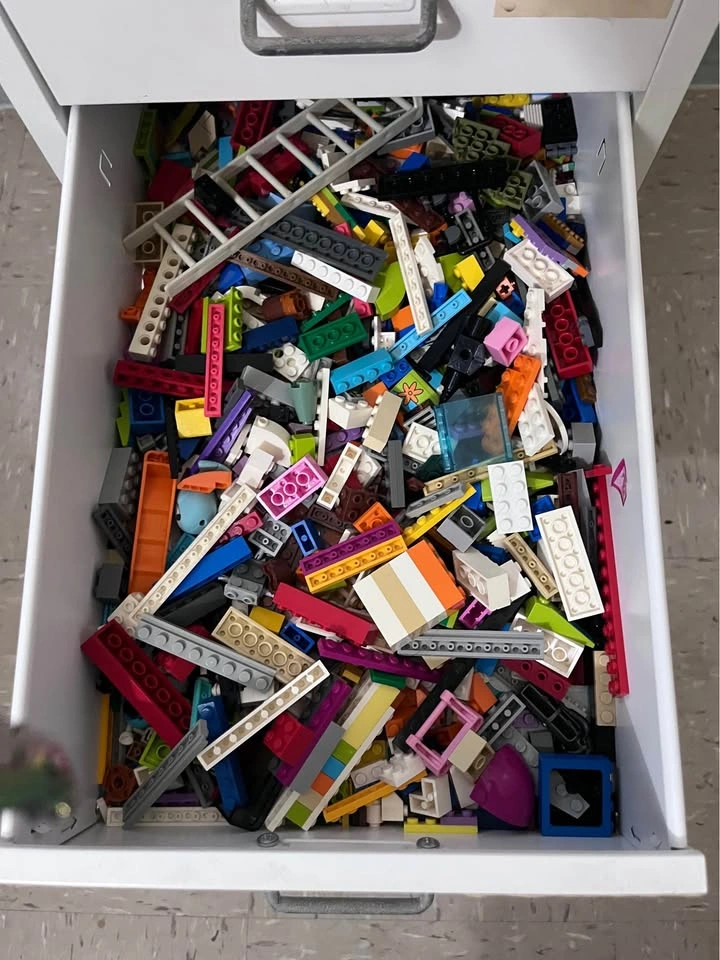 NEED OUT BY 09/05! Bulk LEGO Set - photo 3