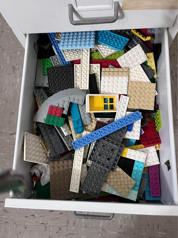 NEED OUT BY 09/05! Bulk LEGO Set - photo 4