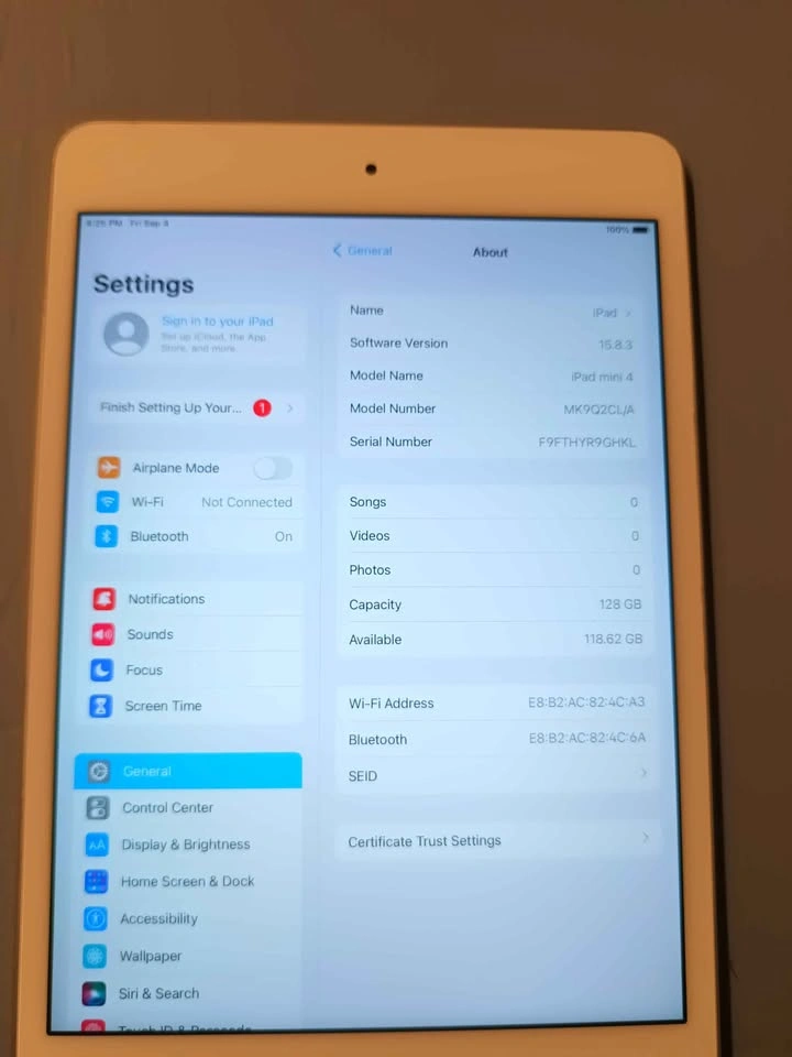 iPad Mini 4 128GB WiFi 7.9" Gold Tablet Good Condition - photo 2