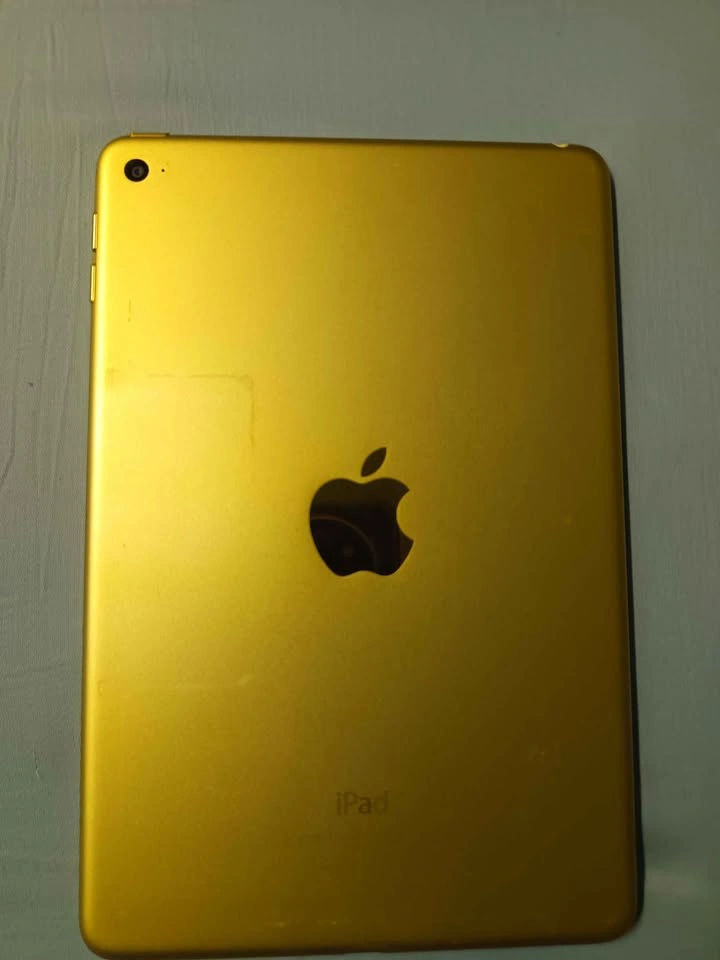 iPad Mini 4 128GB WiFi 7.9" Gold Tablet Good Condition - photo 3