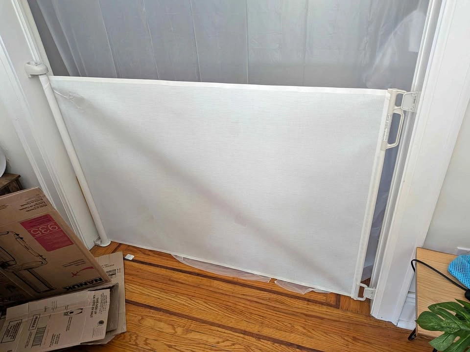 EasyBaby Extra Wide & Extra Tall Retractable Baby/Pet Gate
